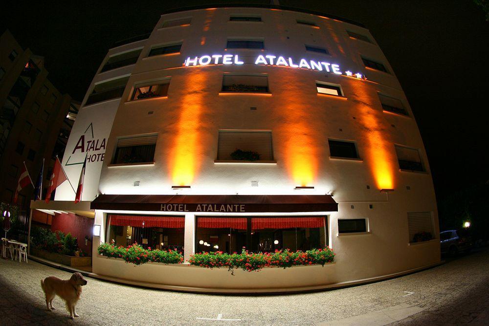 Atalante Hotel Annemasse Exterior foto